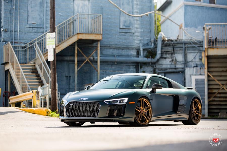  Audi R8 V10 on Vossen Wheels (HC-1) 2016 года  (фото 2 из 47)